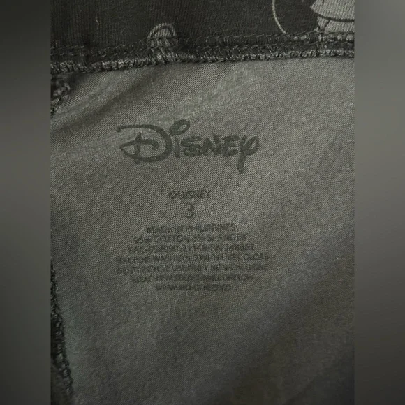 P58 torrid Disney Size 3X 22/24 Mickey and Friends Black and Grey Crop Legging - Picture 3 of 3